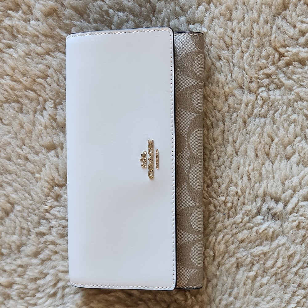 NWOT Coach Signature Tri-fold Long Leather Wallet 🩶🤎🎁